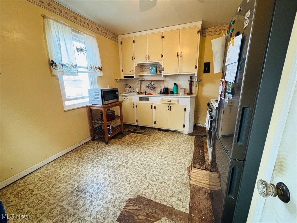 3334 Brookdale Avenue, Parma, Ohio image 10