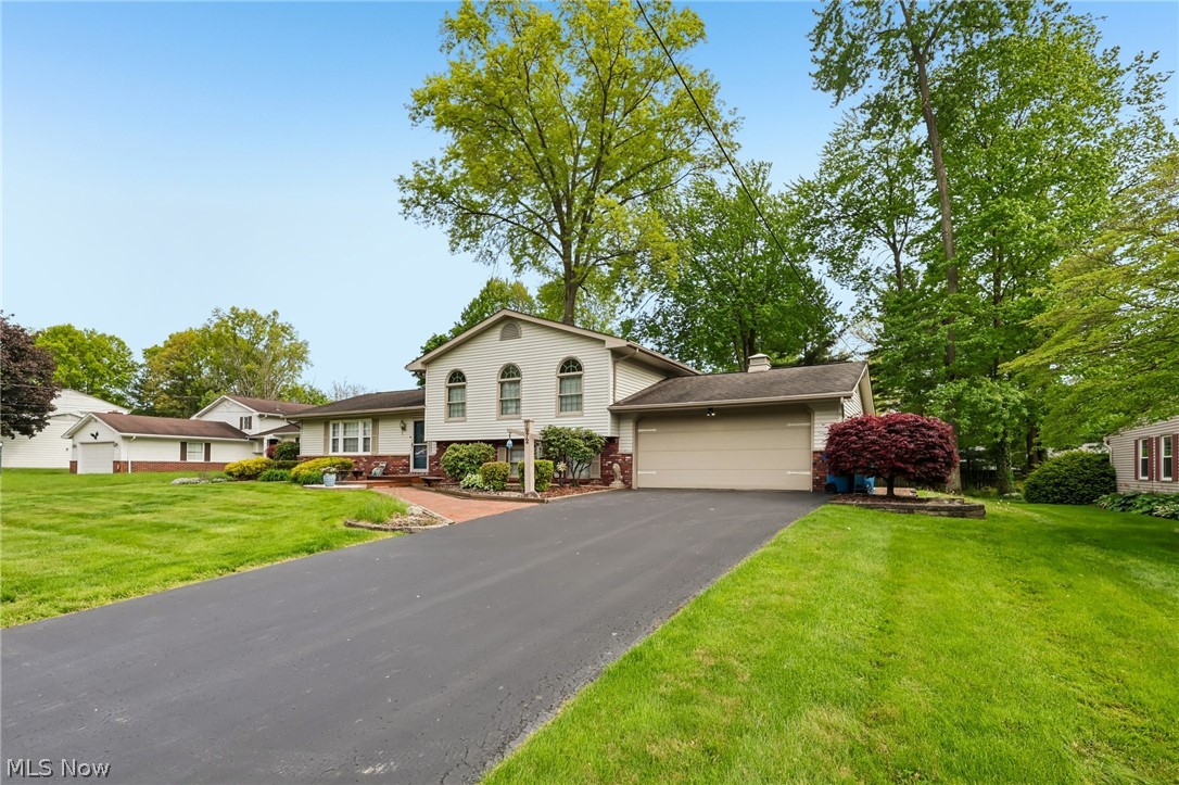 7972 Glen Oaks Drive NE