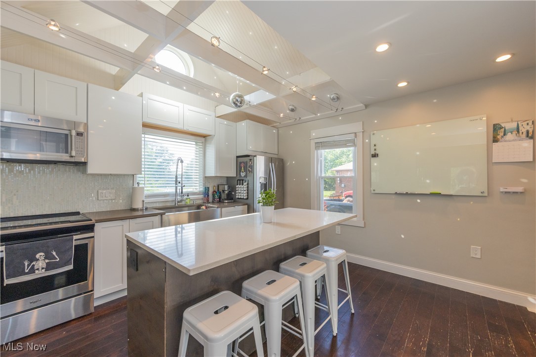 8507 Avery Road