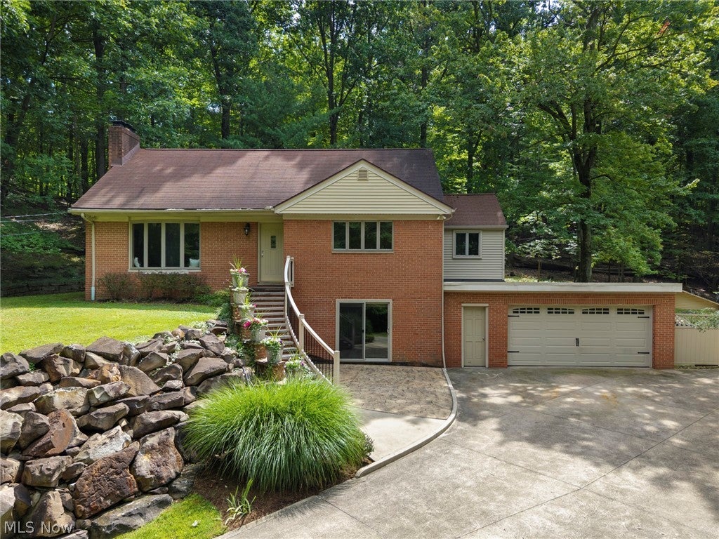 2675 W Ridgewood Drive
