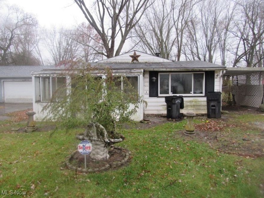 A great opportunity awaits you in this 2 bedroom 1 bathroom ranch. This gem in the rough is perfect for investors and first time homeowners alike, don't let this opportunity pass you by!