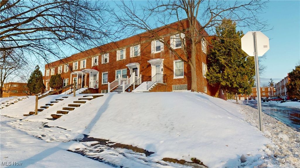 Photo of 20623 Randolph Parkway, Highland Hills, OH 44122 (MLS # 5178231)