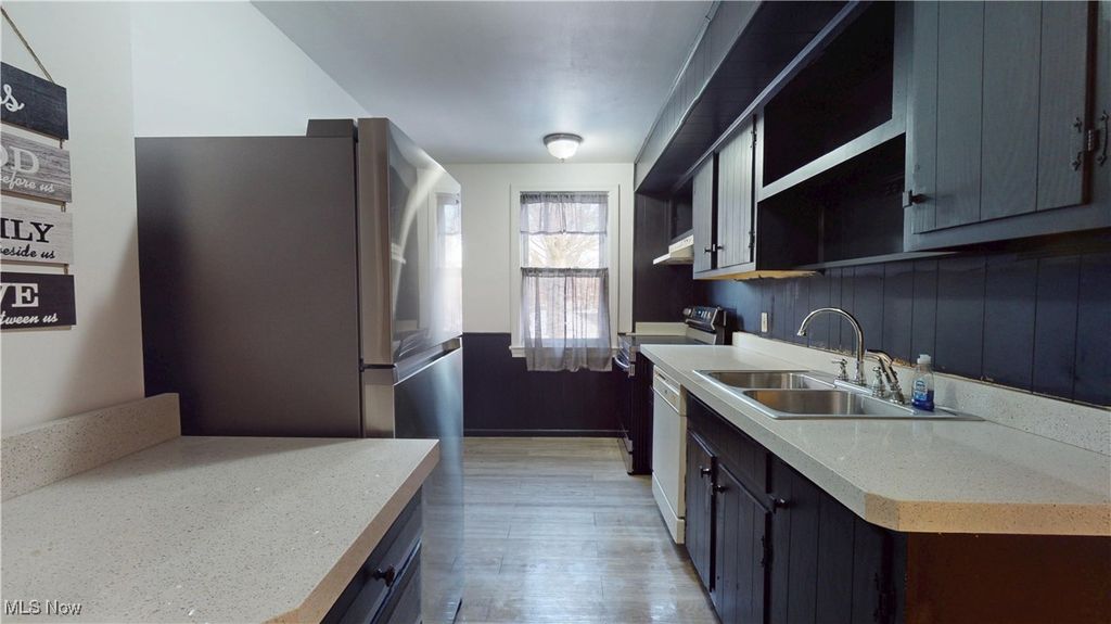 Photo of 20623 Randolph Parkway, Highland Hills, OH 44122 (MLS # 5178231)