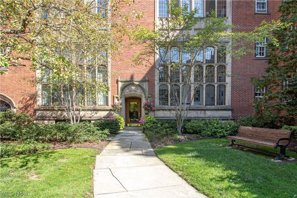 Photo of 13715 Shaker Boulevard #1B, Cleveland, OH 44120 (MLS # 5194435)