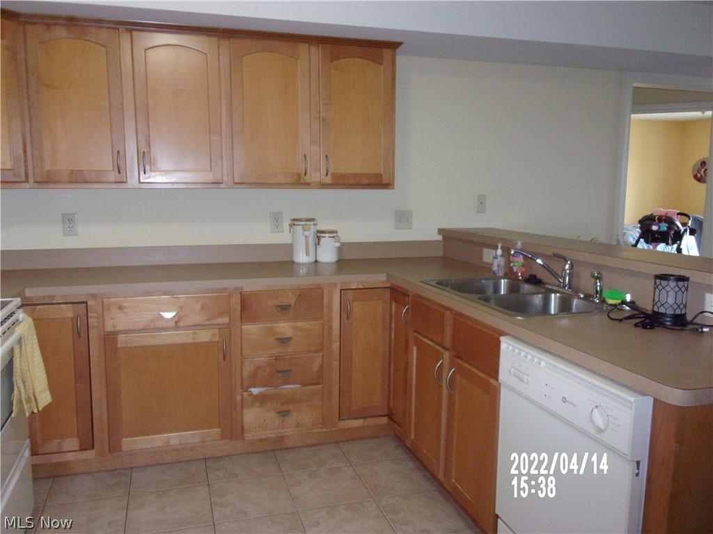 Silver Stone Condo - Residential