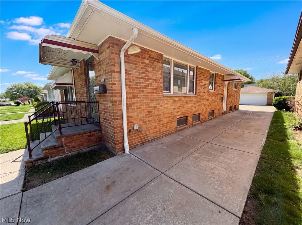 Photo of 13606 Carpenter Road, Cleveland, OH 44125 (MLS # 5215345)
