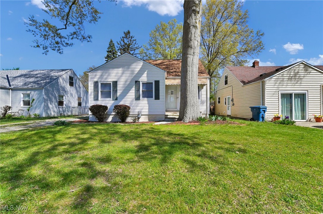 27840 Knickerbocker Road, Bay Village, Ohio image 1