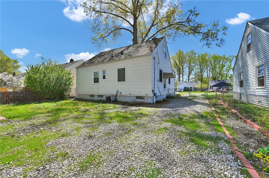 27840 Knickerbocker Road, Bay Village, Ohio image 31