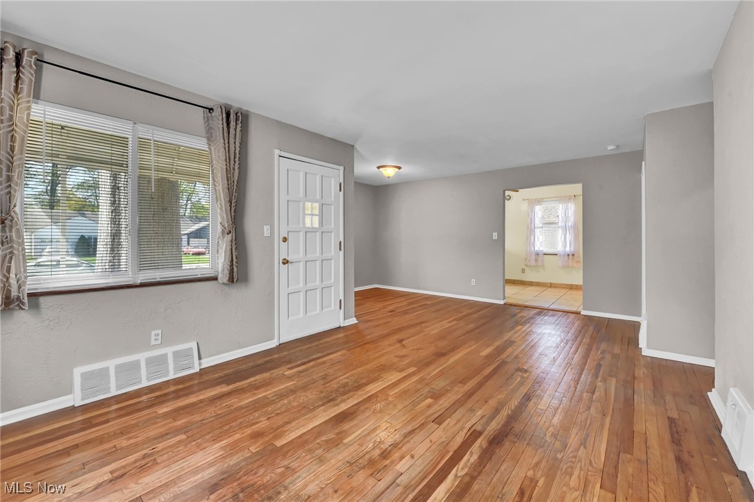 27840 Knickerbocker Road, Bay Village, Ohio image 6