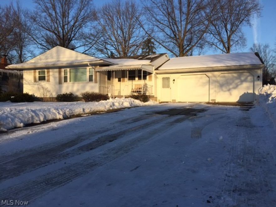 A Meticulously Maintained 3 - 4 Bedroom, 2 Full Bath, Ranch Style Home in Desirable Howland School Disctrict!  Neutrally Colored & Freshly Painted Interior Along with All New Carpeting Throughout, Makes Decorating a Breeze.  Generous Family Room with Oversized Front Window Allows Clean, Natural Light to Shine Through.  Beautifully Updated Eat-In Kitchen Allows for Simplistic Food Preparation with Ample Storage in the Multiple Cabinets and Separate Pantry.  Substantial Fenced in Backyard Along with a Quaint, Fully Covered Patio Area to Enjoy the Outdoors.  2 1/2 Car Garage Allows for Sufficient Amounts of Storage Ability.   The Home Boasts a New Roof in 2012 - New Siding in 2012 - New Windows in 2012 - Entire Home Freshly Painted in 2012 - New Carpet in 2012 - New Blinds Throughout.  Home Warranty Included.