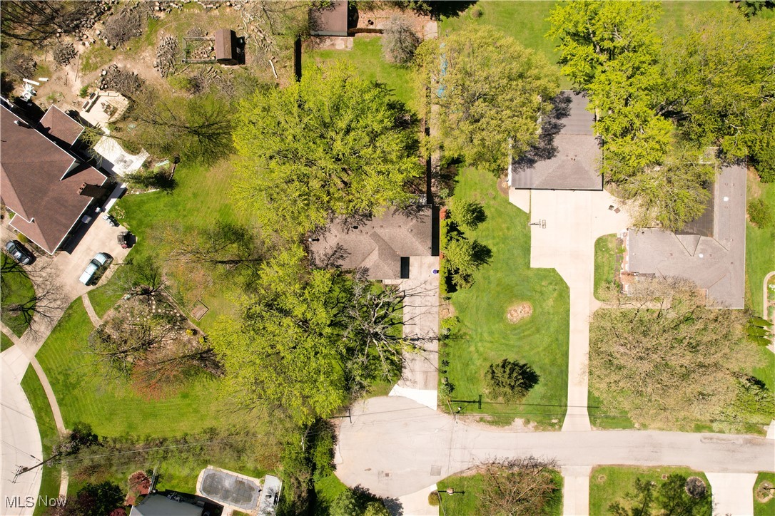 132 Forest Hill Drive, Amherst, Ohio image 28