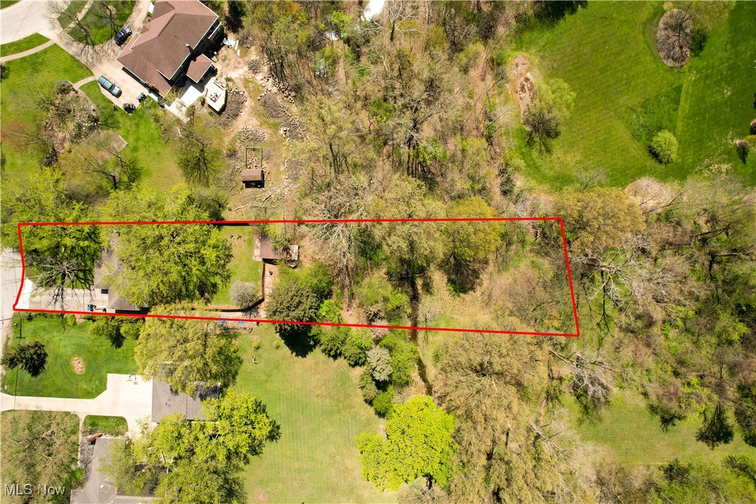 132 Forest Hill Drive, Amherst, Ohio image 2