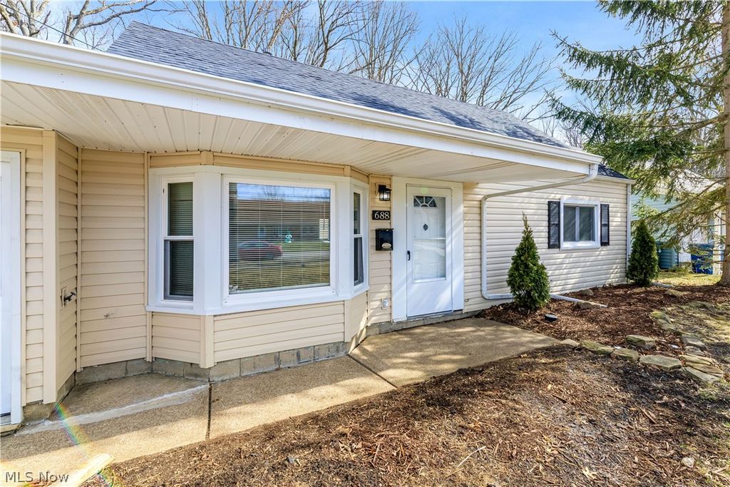 Photo of 688 Irving Park Boulevard, Sheffield Lake, OH 44054 (MLS # 5178012)