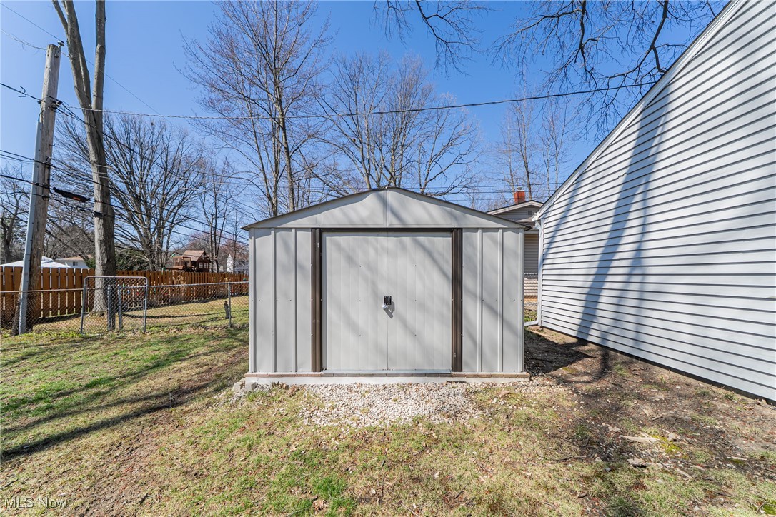 24065 Fairlawn Drive, North Olmsted, Ohio image 31