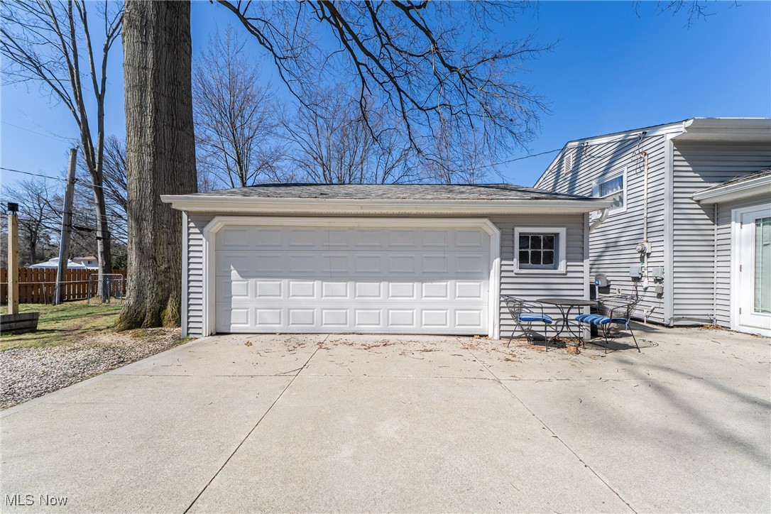 24065 Fairlawn Drive, North Olmsted, Ohio image 27
