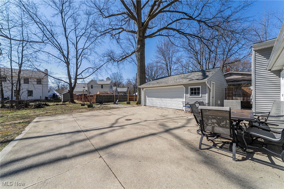 24065 Fairlawn Drive, North Olmsted, Ohio image 29