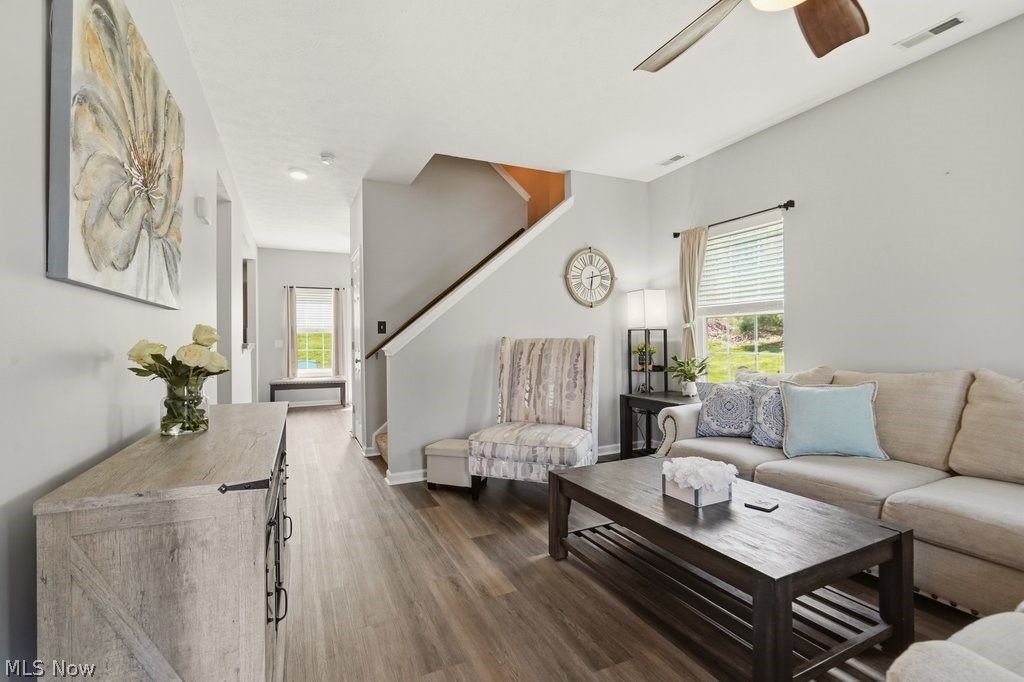 Photo of 307 Teal Circle, Coventry, OH 44319 (MLS # 5202879)