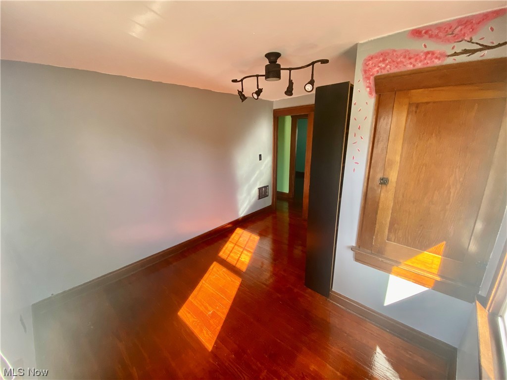 Townsend Villa - Residential