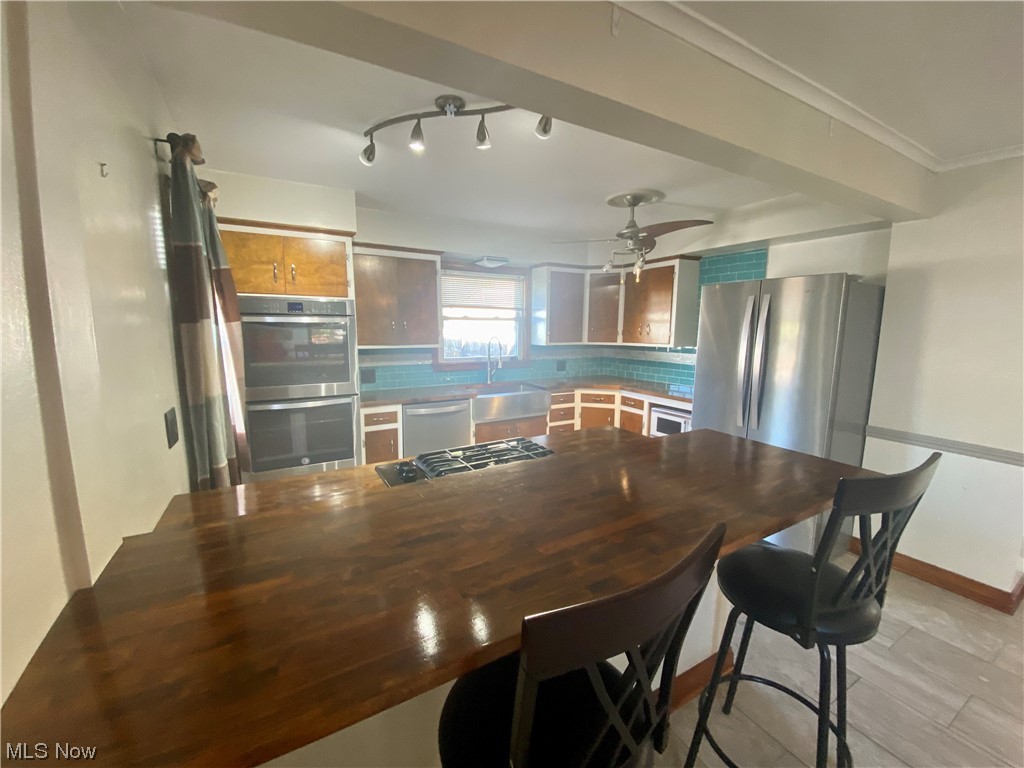 Townsend Villa - Residential