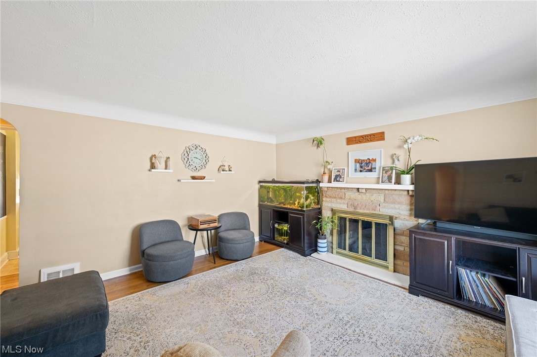 Broadfield Sub/W H Tellings - Residential