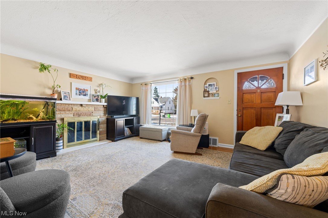 Broadfield Sub/W H Tellings - Residential