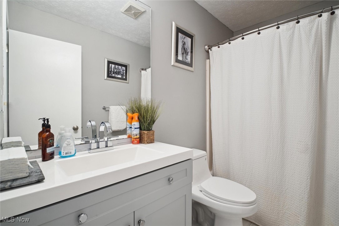 8809 Chapman Circle, Strongsville, Ohio image 28