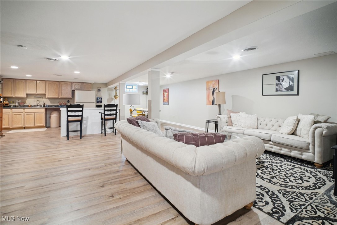 8809 Chapman Circle, Strongsville, Ohio image 32