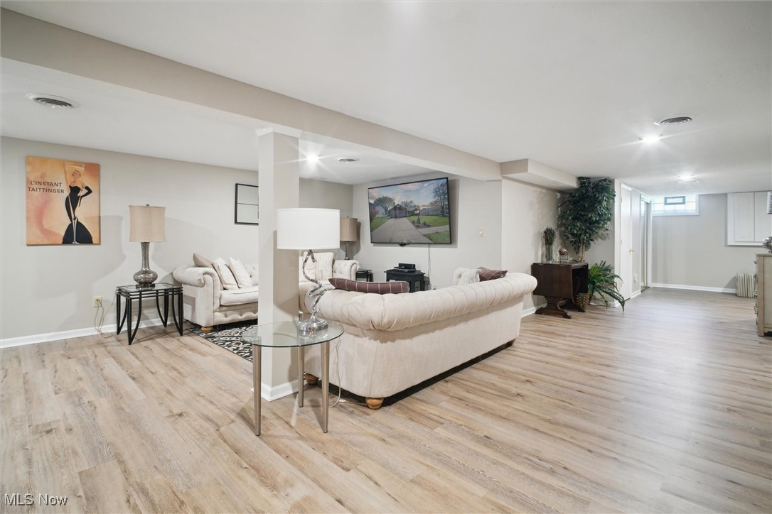 8809 Chapman Circle, Strongsville, Ohio image 34