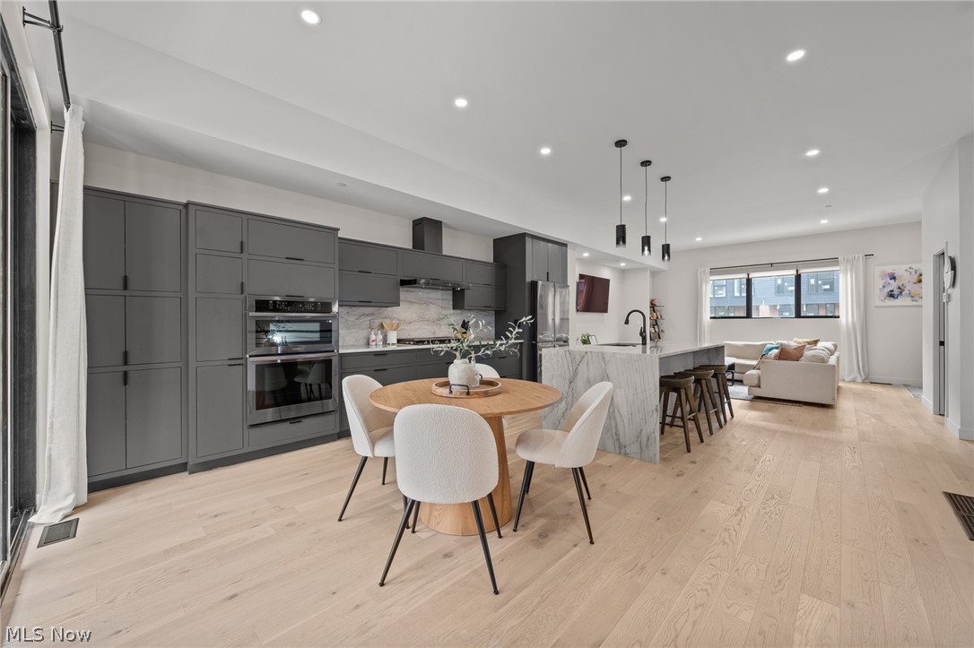 Hinge-Town-Homes - Residential