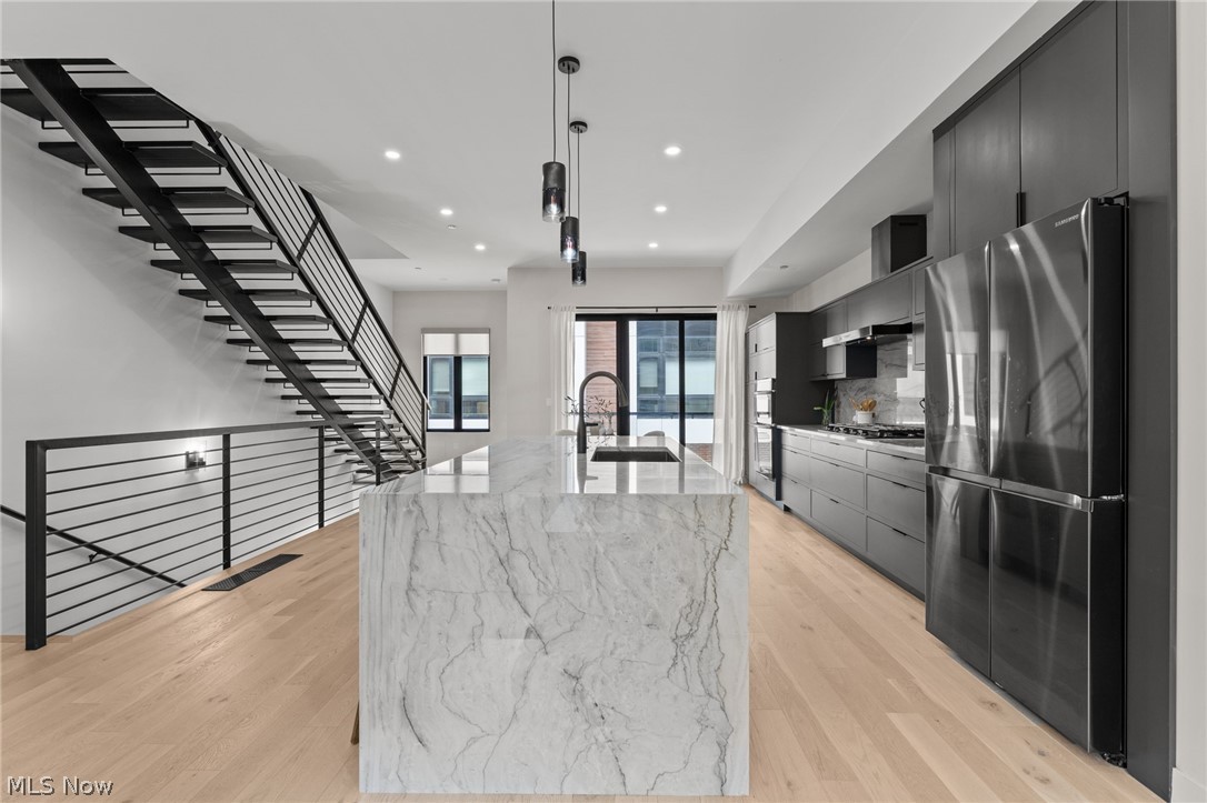 Hinge-Town-Homes - Residential