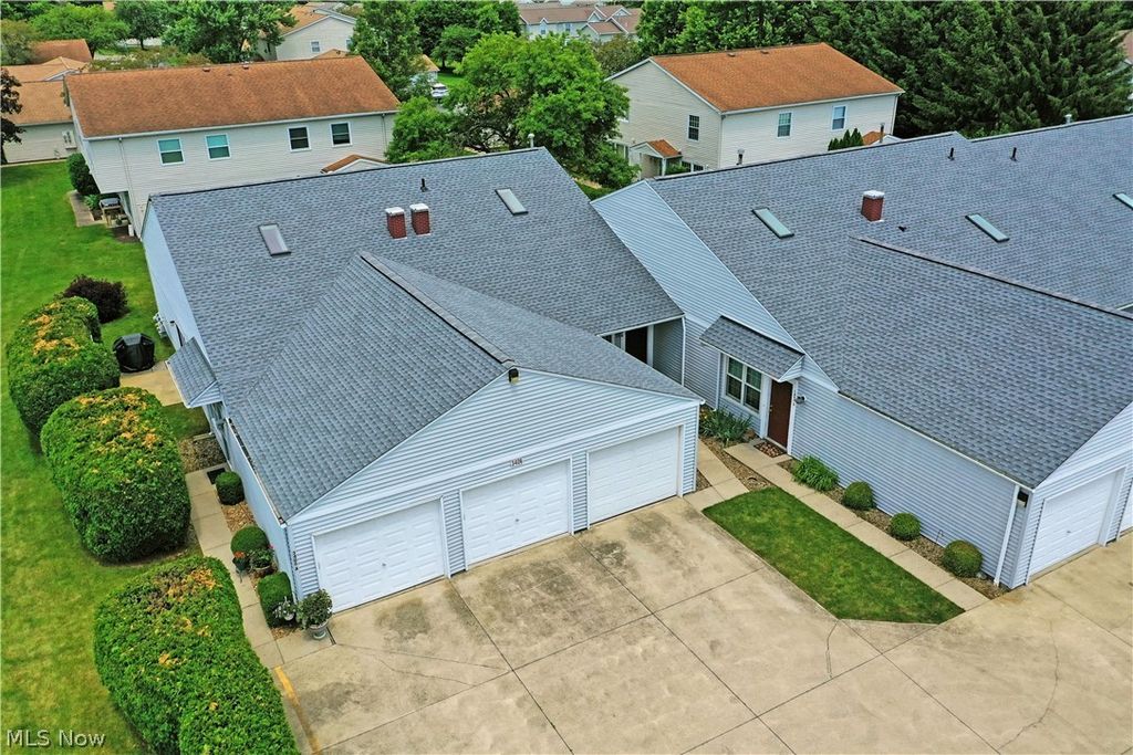 Photo of 3406 Ivy Hill Circle #B, Cortland, OH 44410 (MLS # 5191762)