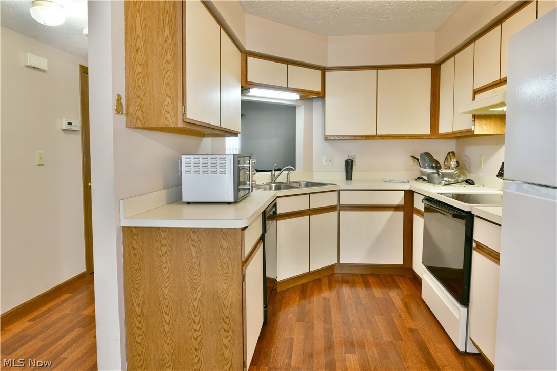 Lake Pointe Condo - Residential