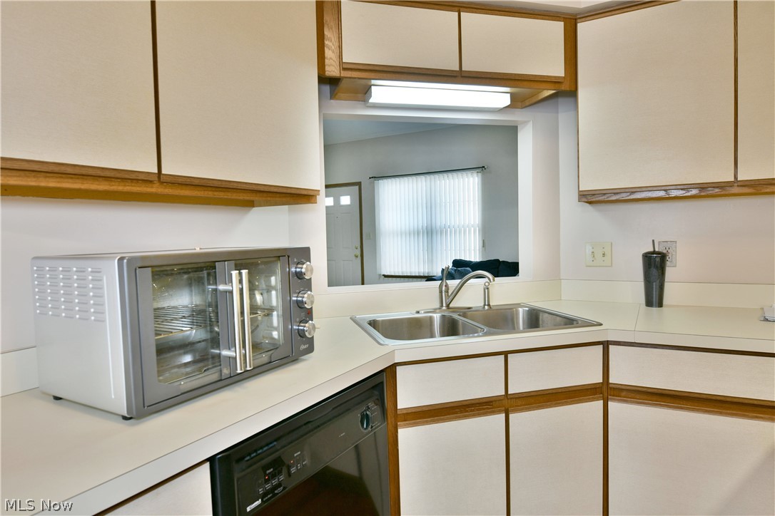 Lake Pointe Condo - Residential