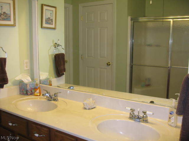 Hydepark Condo Phase ll Unit 17 All - Residential