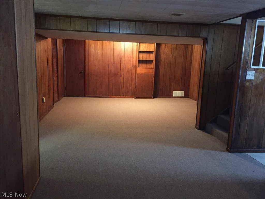 Hubbard Manor 03 - Residential