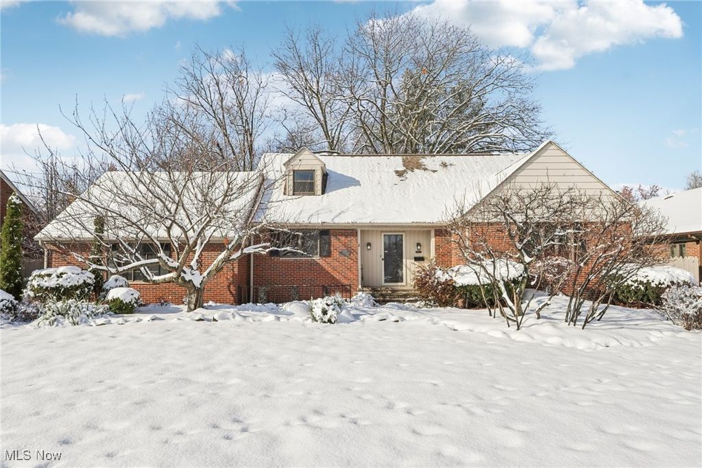 Photo of 3406 Rocky River Drive, Cleveland, OH 44111 (MLS # 5174961)