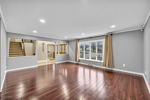 Tiny photo for 30185 Overlook Drive, Wickliffe, OH 44092 (MLS # 5178635)