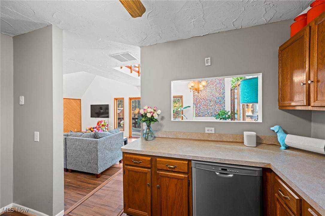 Holmes - Residential