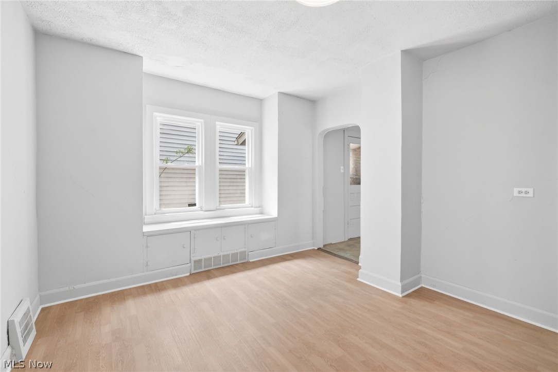 3162 W 104th Street