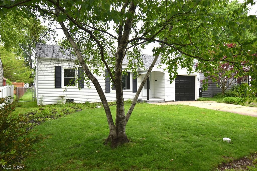 Photo of 14508 Lakota Avenue, Cleveland, OH 44111 (MLS # 5213548)
