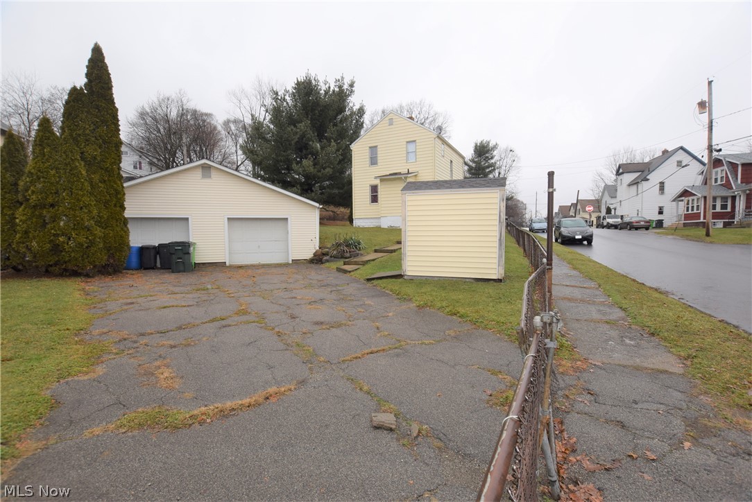 A A Moores North Barberton - Residential