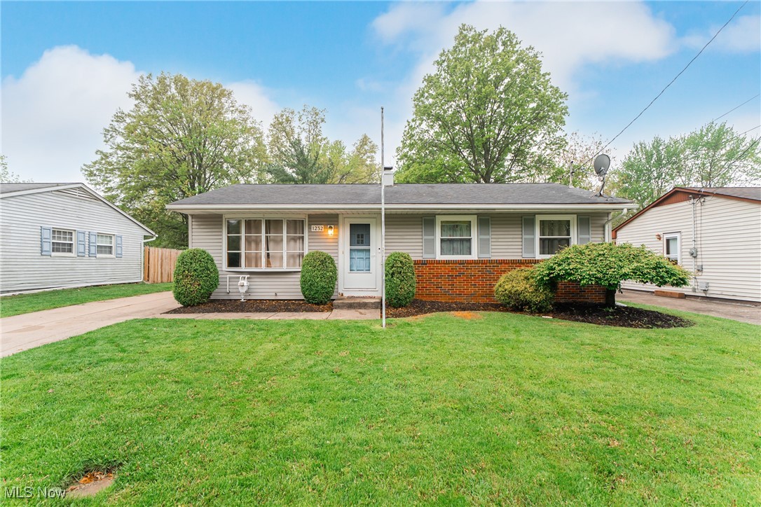 1232 Hollyview Drive, Vermilion, Ohio image 1