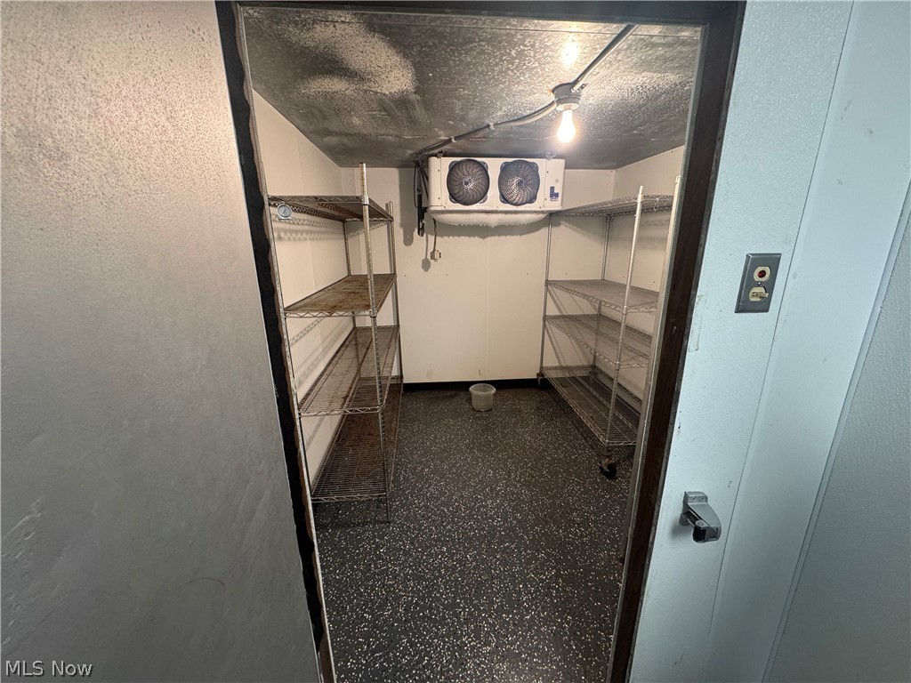 City/Canton - Commercial Sale