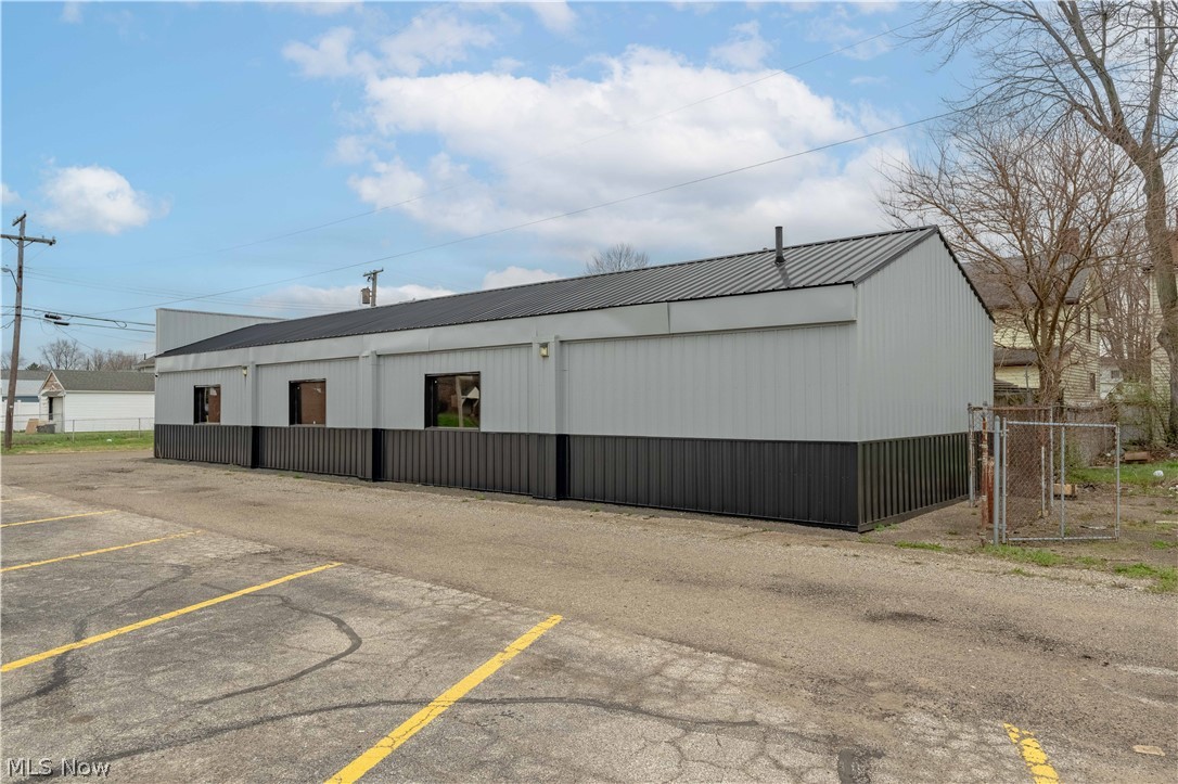 City/Canton - Commercial Sale