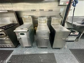 City/Canton - Commercial Sale