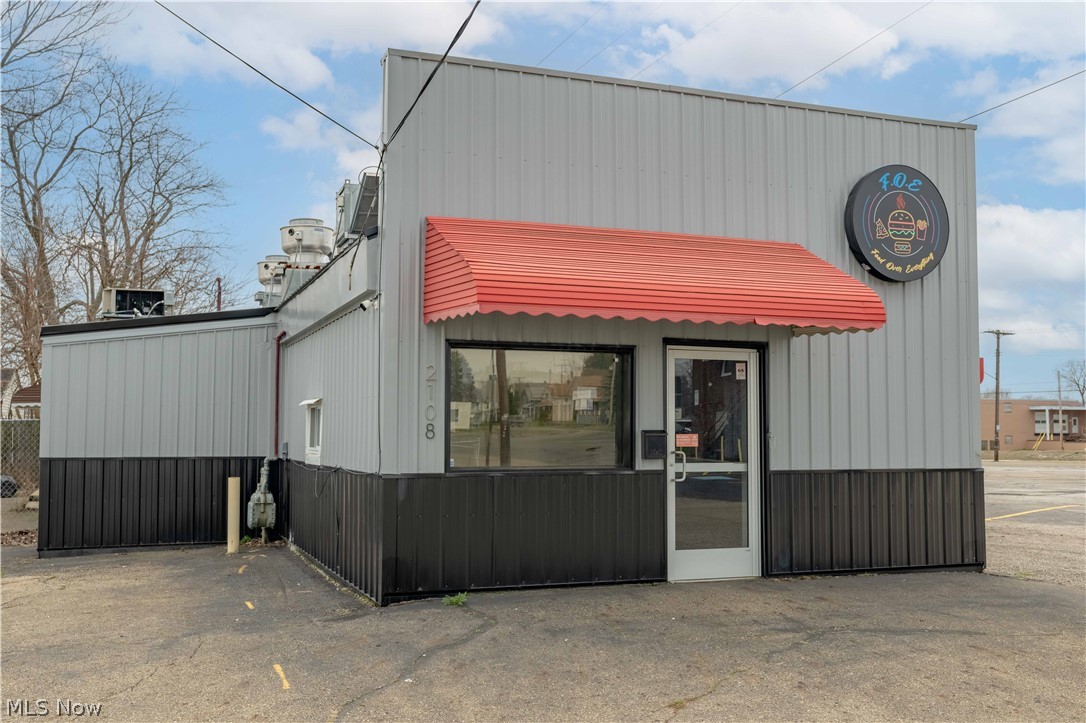 City/Canton - Commercial Sale
