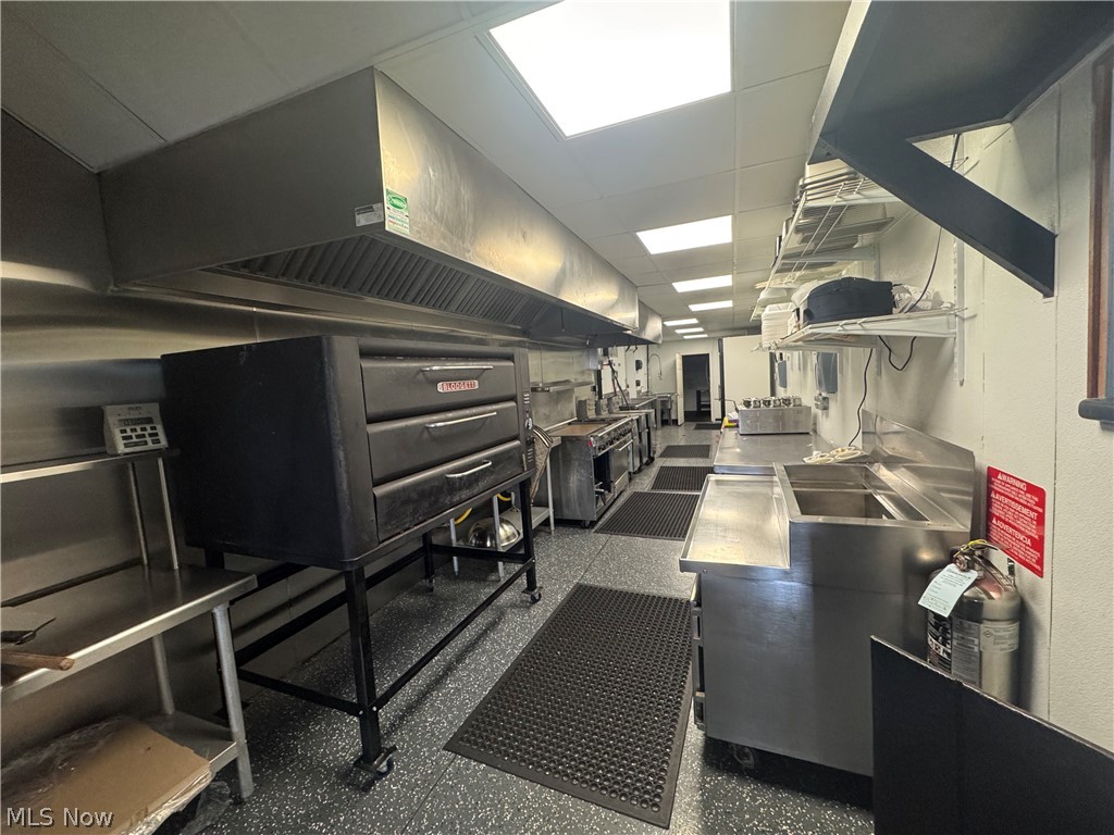 City/Canton - Commercial Sale