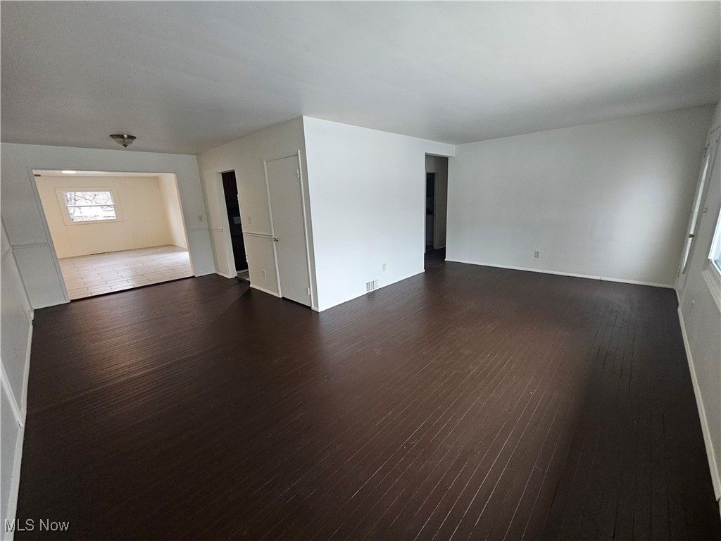 Photo of 3030 Green Acres Drive, Youngstown, OH 44505 (MLS # 5176865)