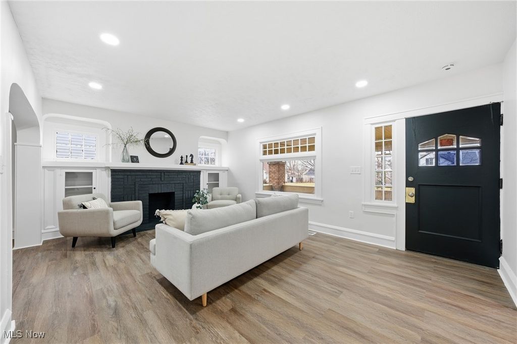 Photo of 7911 Snow Road, Parma, OH 44129 (MLS # 5182063)