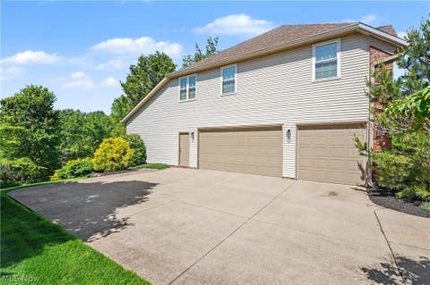 Tiny photo for 975 W Parkway Boulevard, Aurora, OH 44202 (MLS # 5217906)